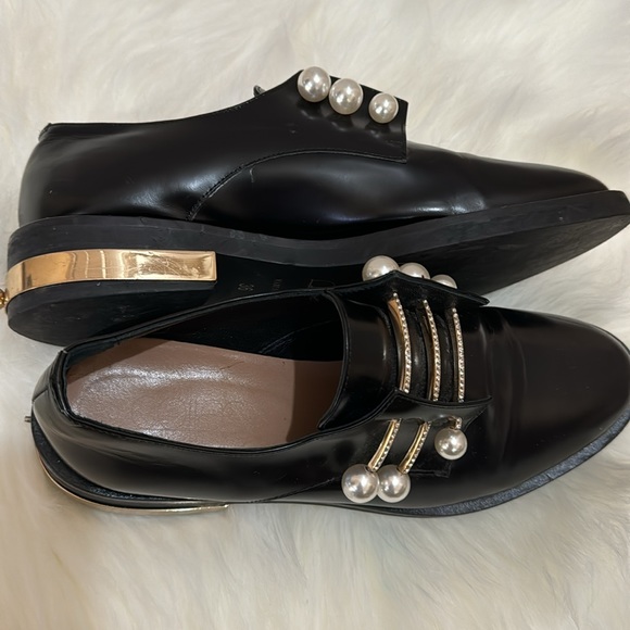 Coliac Pearl Embellished Platform Loafers - Picture 6 of 10